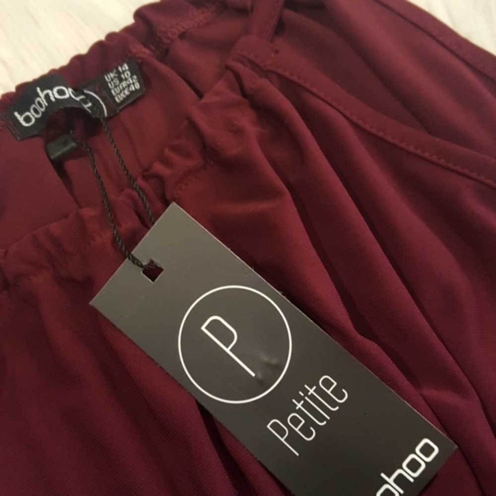 BURGUNDY BOOHOO 10 PETITE BODYSUIT WITH‎ BELT